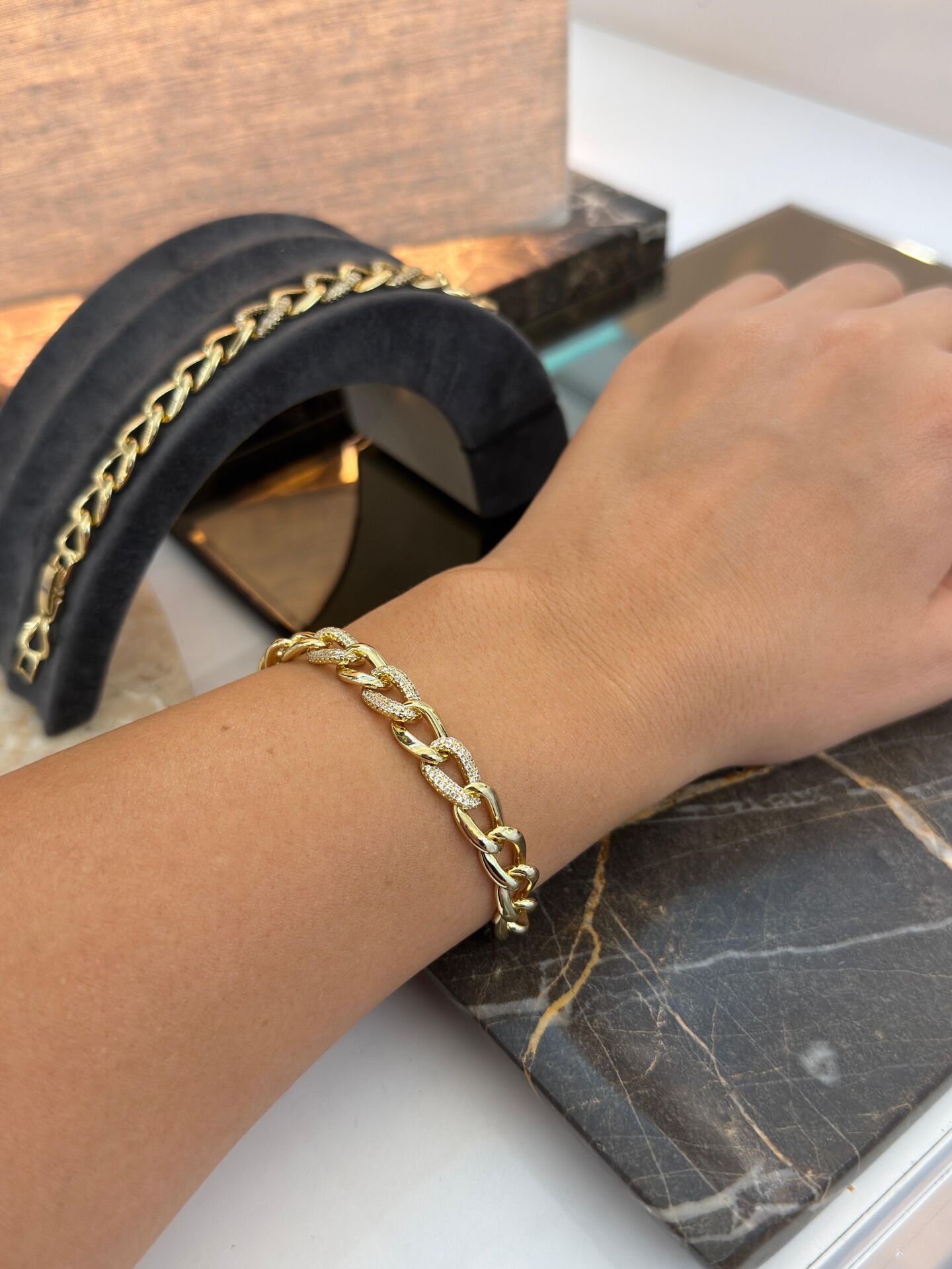 Kuyum İşçilikli Bileklik