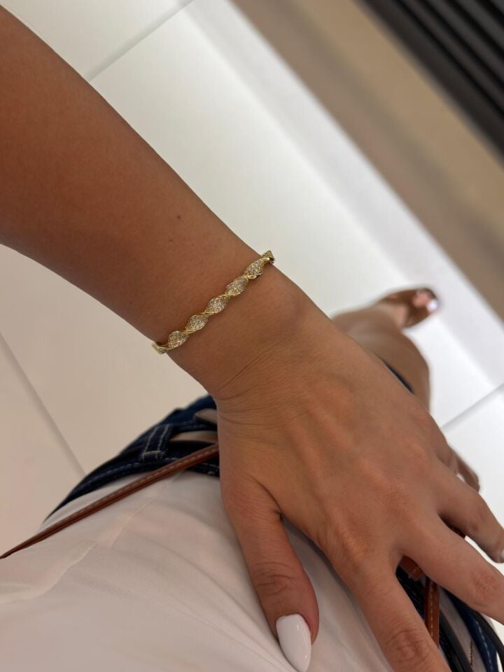Luzzo Taşlı Burgu Gold Kelepçe