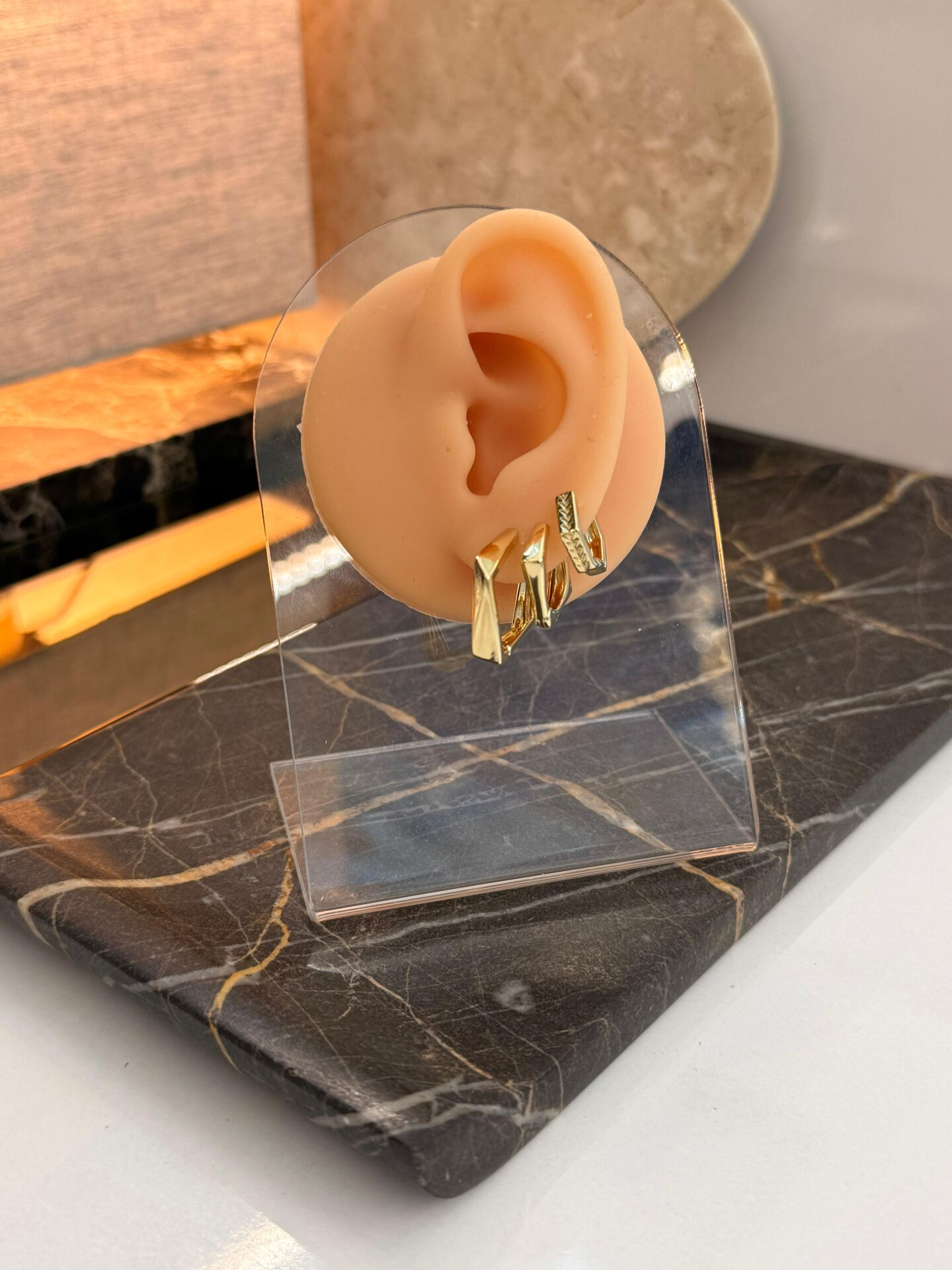 Kıvrımlı Altın Halka