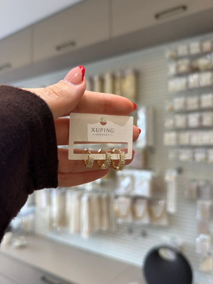 Gold Taşlı Küpeler