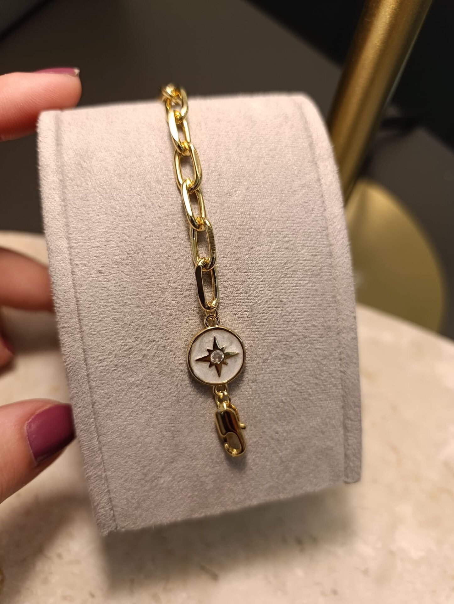 Luzzo Beyaz Sedef Charmlı Bileklik