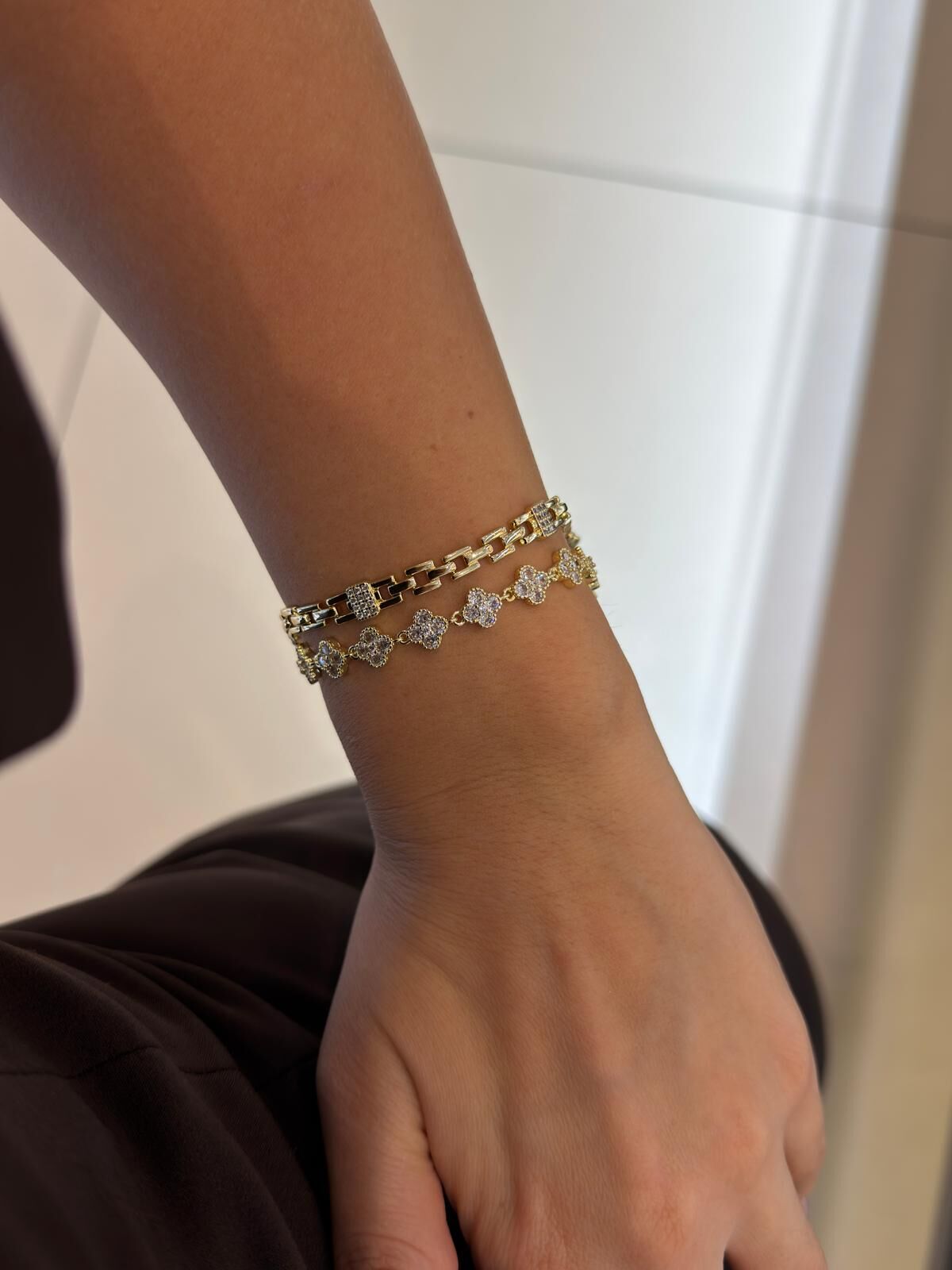 Taşlı yonca bileklik