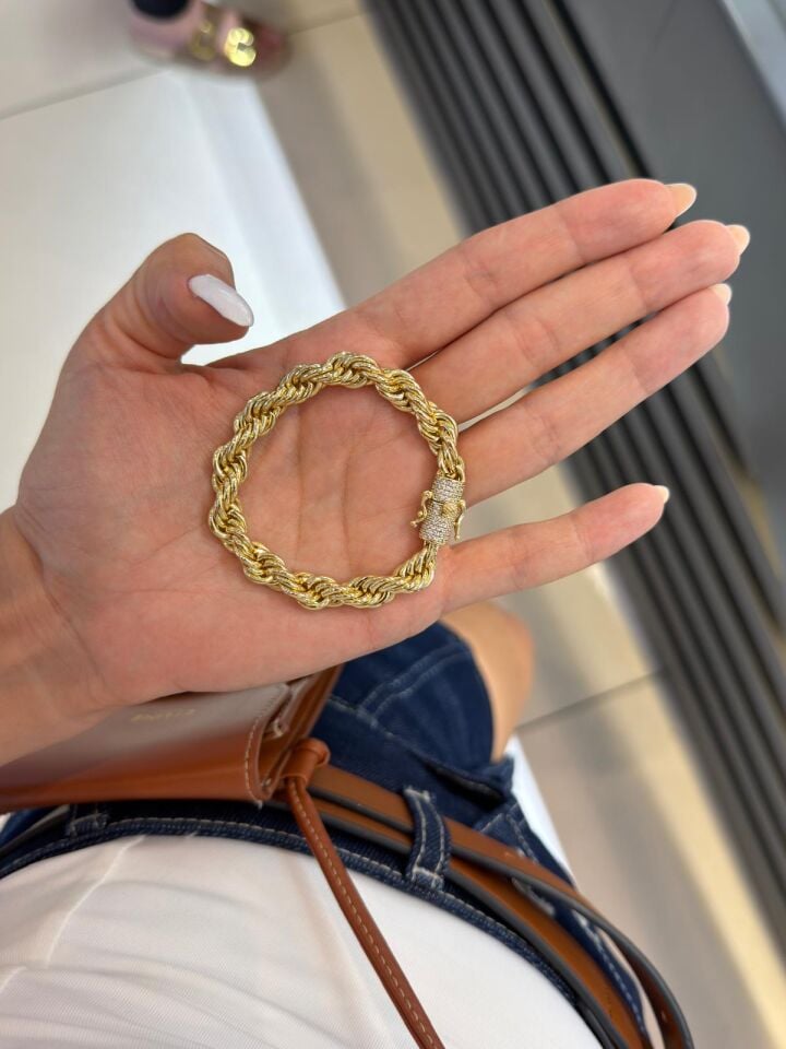 Luzzo  Burgu Taşlı Bileklik