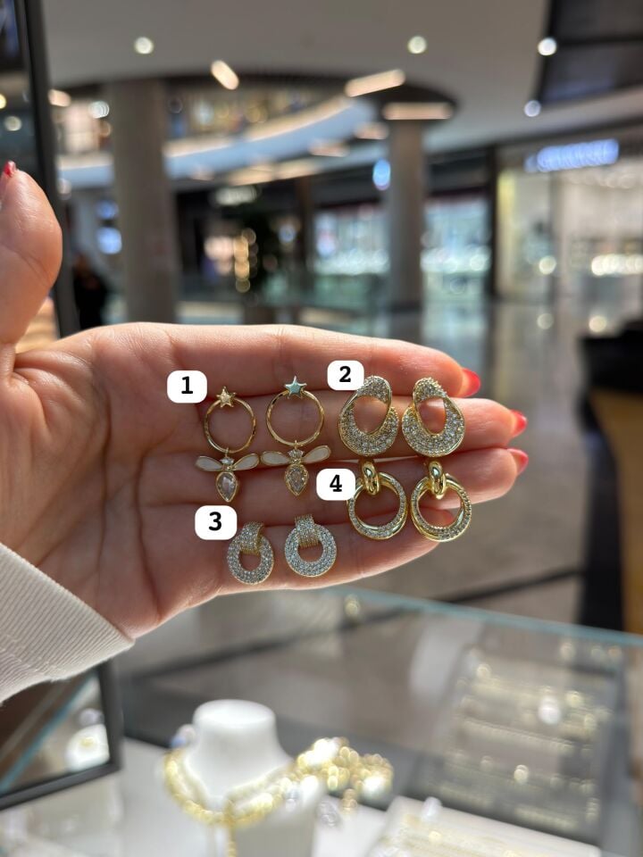 Gold Tasarım Taşlı Küpeler