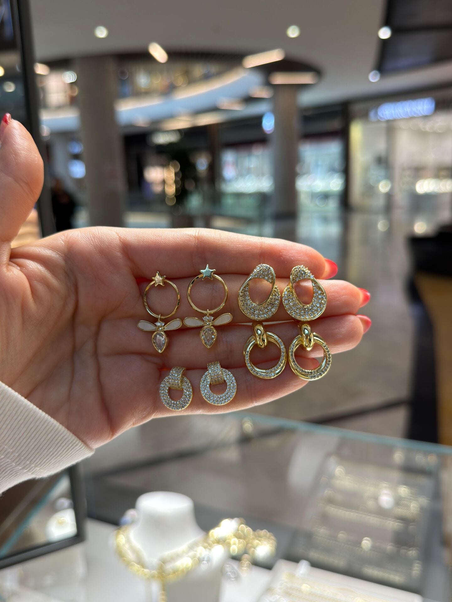 Gold Tasarım Taşlı Küpeler