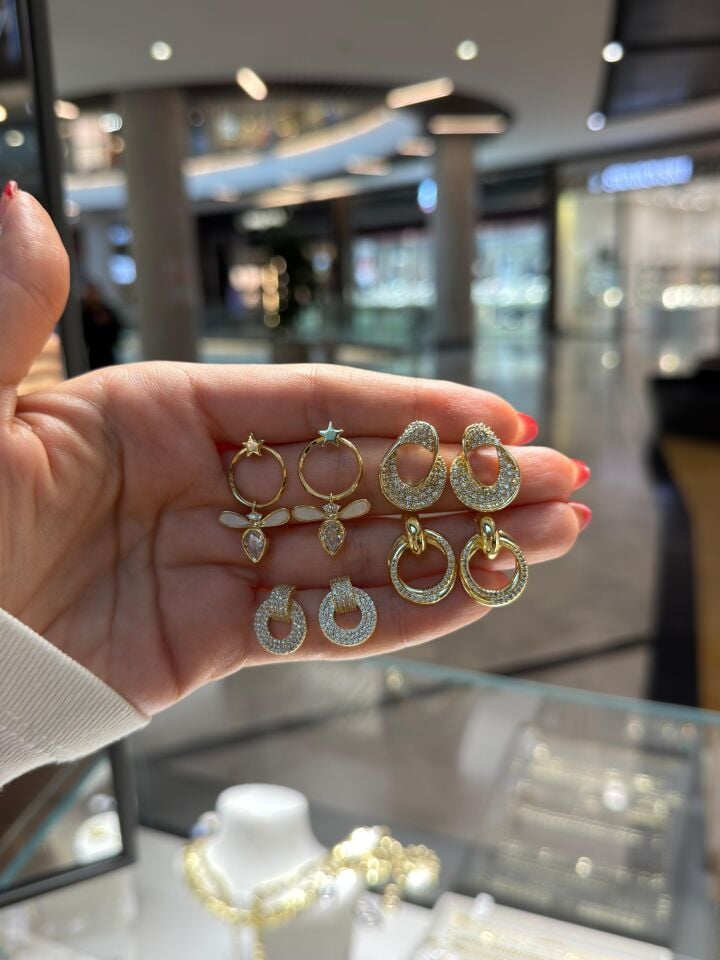 Gold Tasarım Taşlı Küpeler