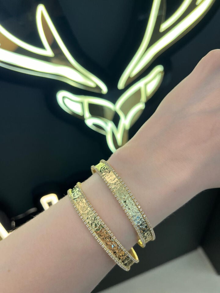 Luzzo Gold Taşlı Yarım Kelepçe
