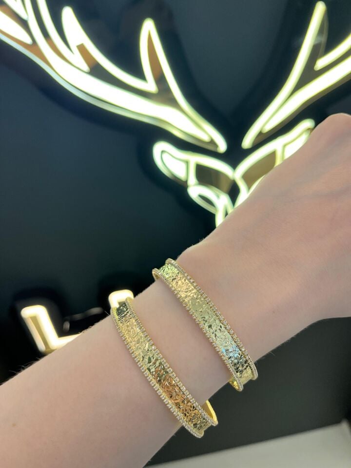 Luzzo Gold Taşlı Yarım Kelepçe