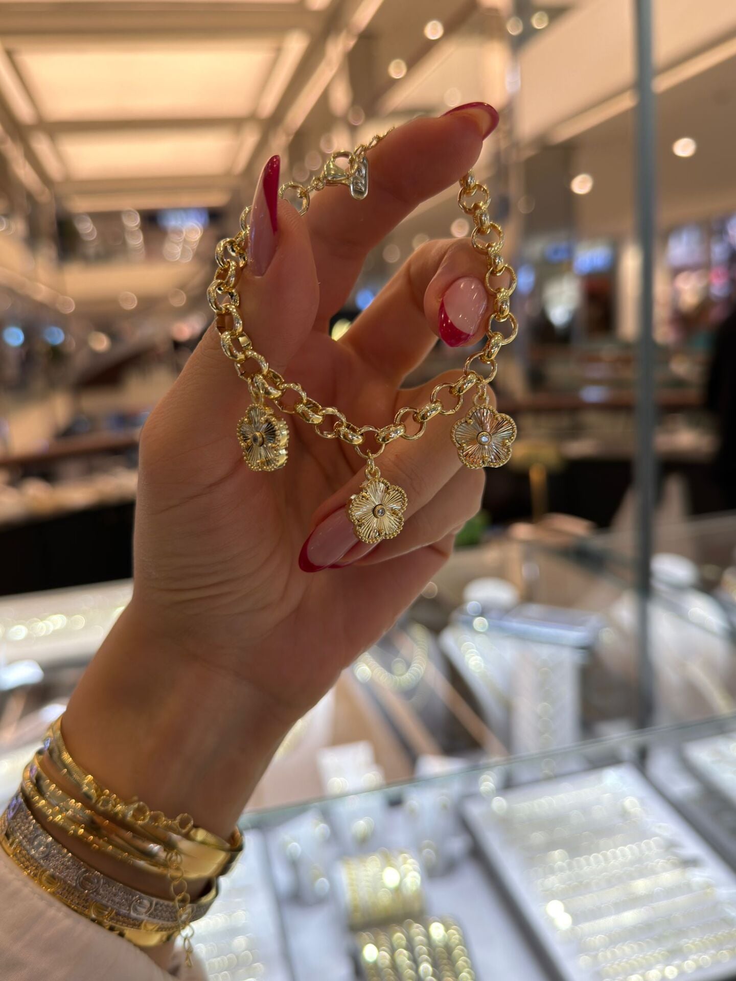 Üçlü Yonca Charmlı Bileklik