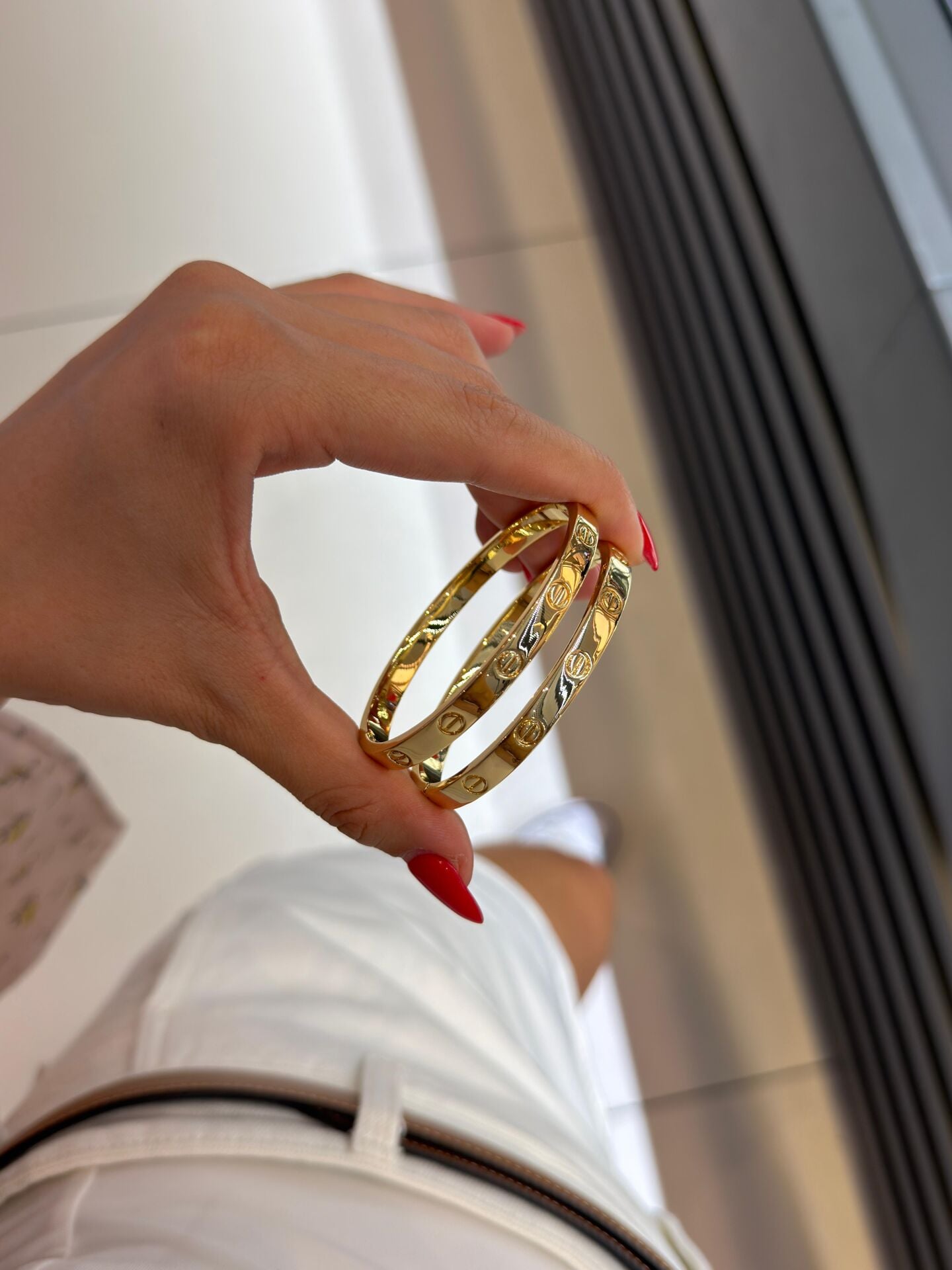 Luzzo Gold İşlemeli Kelepçeler
