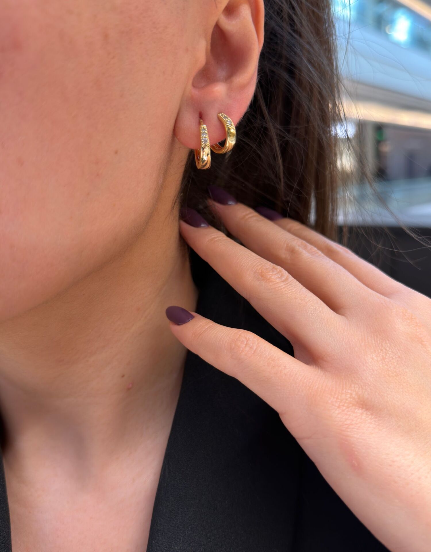 Taşlı Halka Küpe Kombin