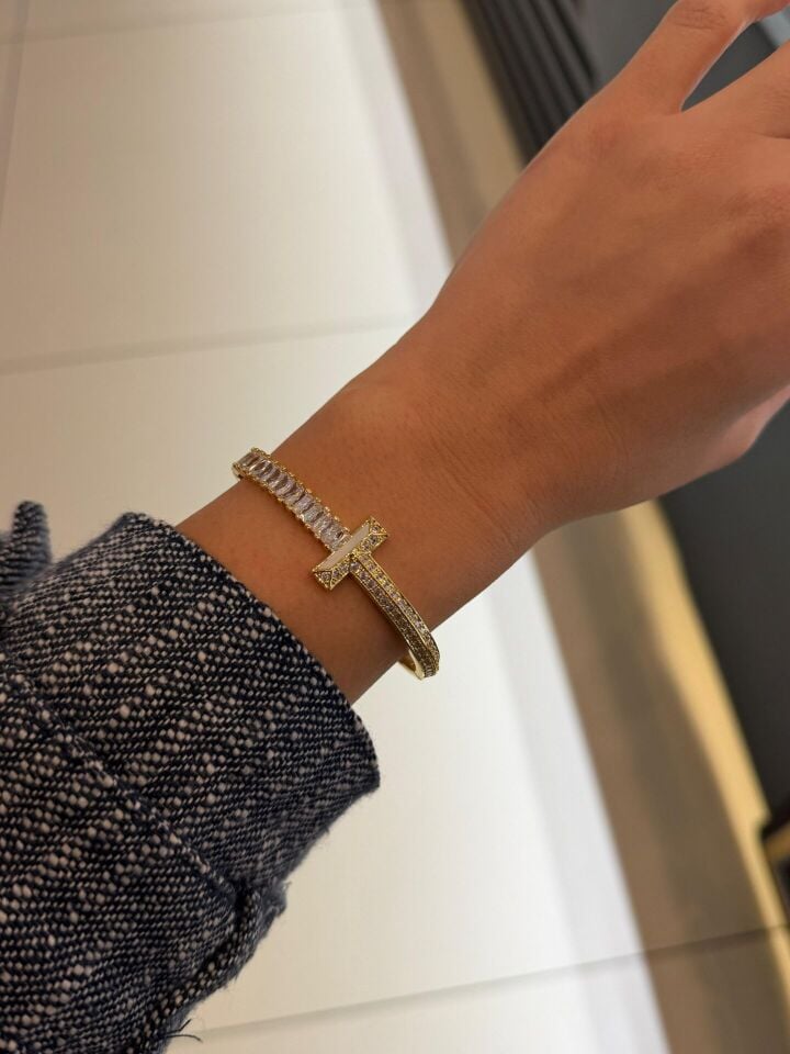 T Model Gold Taşlı Kelepçe