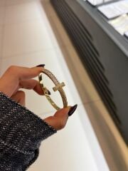 T Model Gold Taşlı Kelepçe