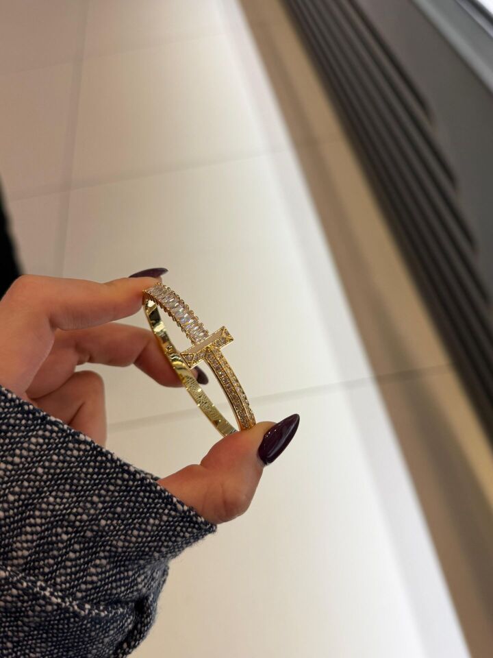 T Model Gold Taşlı Kelepçe