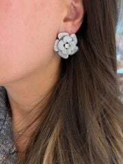 Taşlı Çiçek Model Küpe