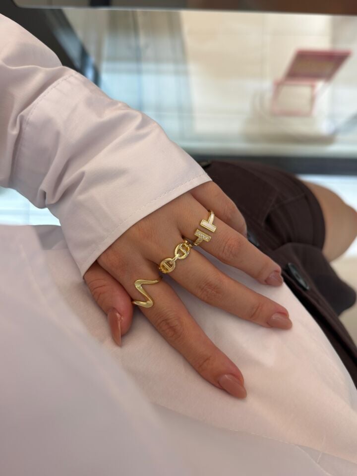 Gold Tasarım Ölçüsüz Yüzükler