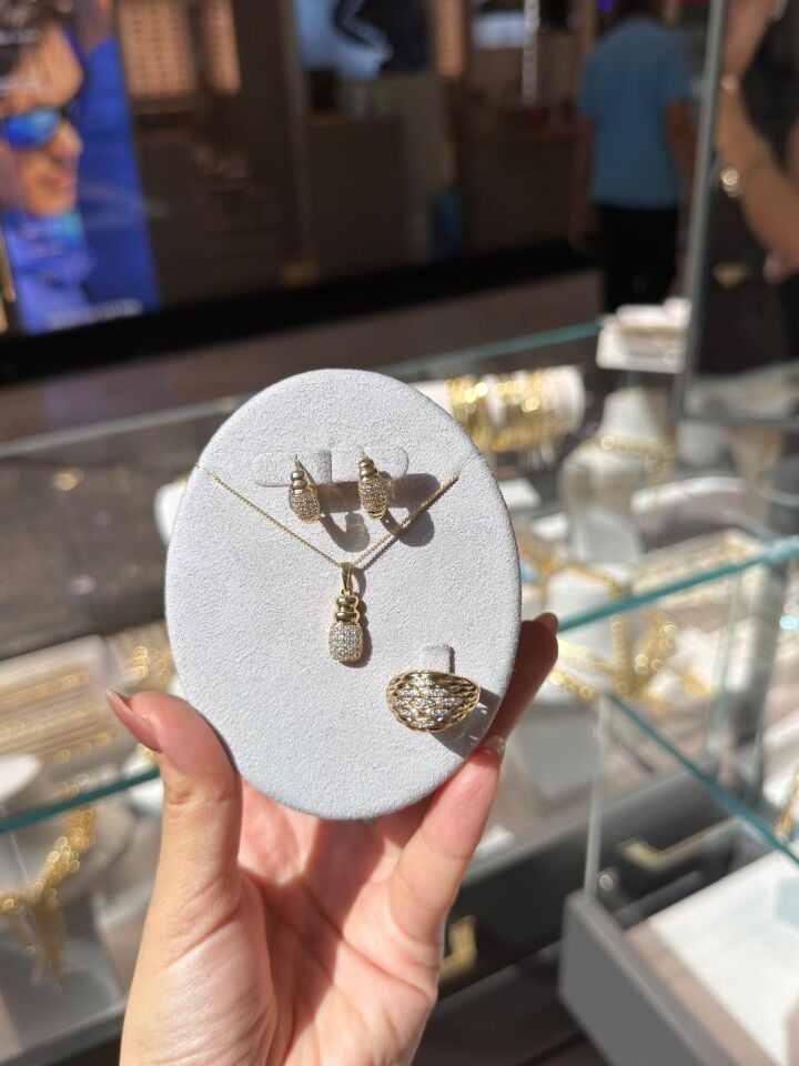 Kuyum İşçilik Taşlı Gold Kolye Küpe Yüzük