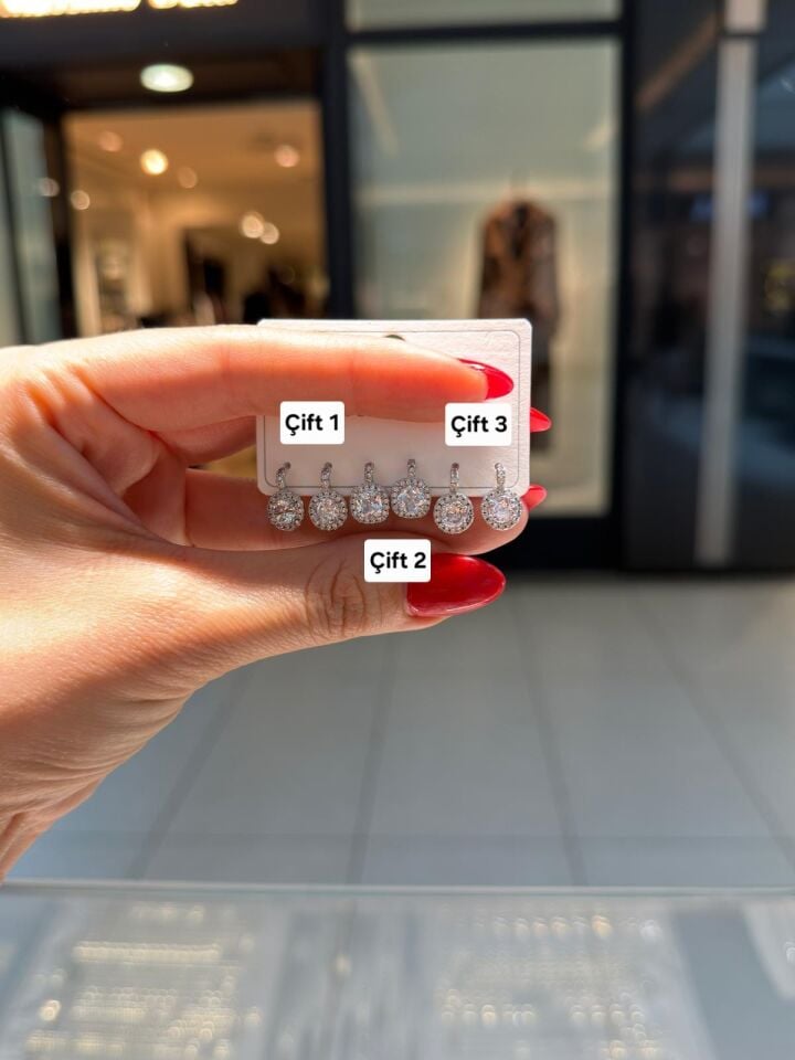 Baget Gümüş Renk Küpeler
