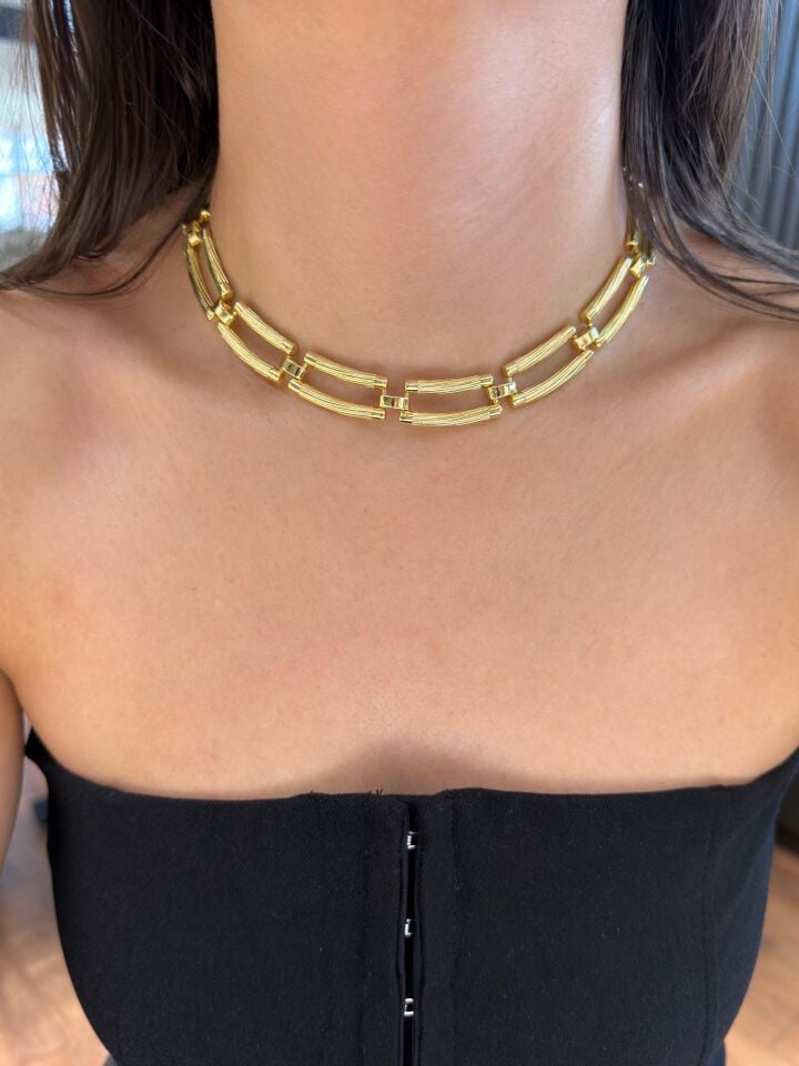 Luzzo Modern Choker
