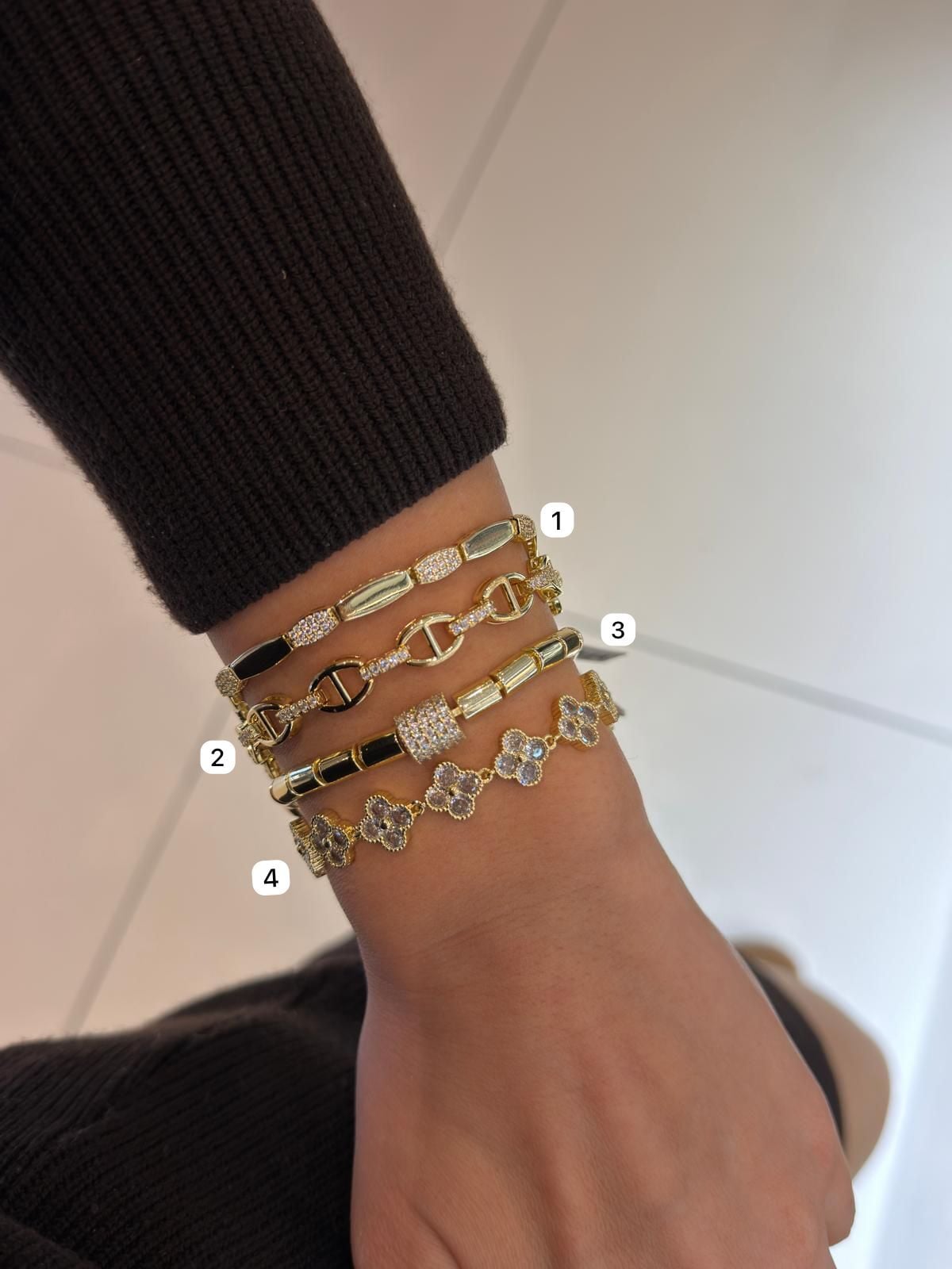 Taşlı Bileklik Kombin