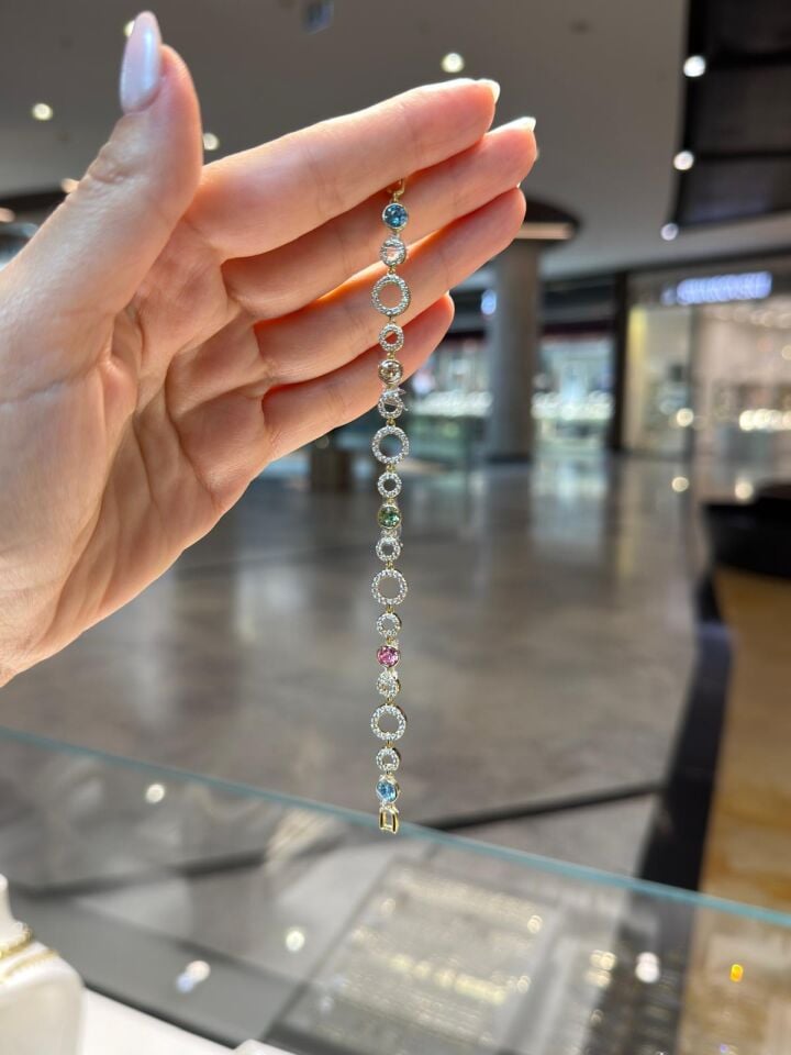 Gold Renkli Taşlı Bileklik