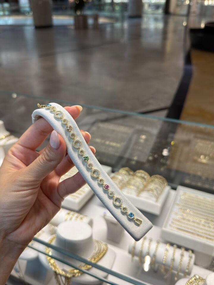 Gold Renkli Taşlı Bileklik
