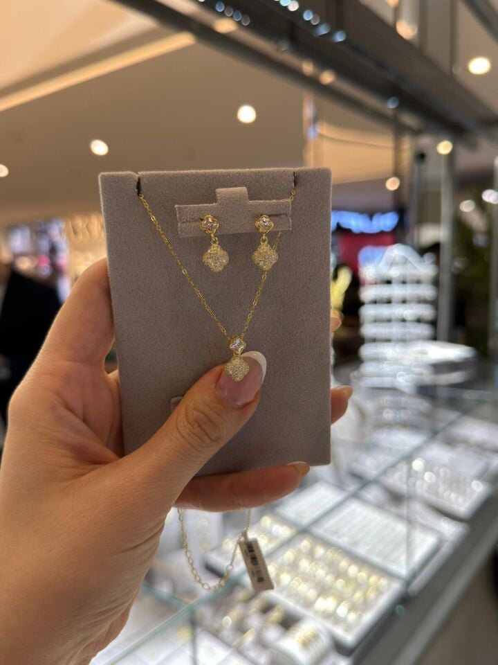 Taşlı Yonca Kolye Küpe Set