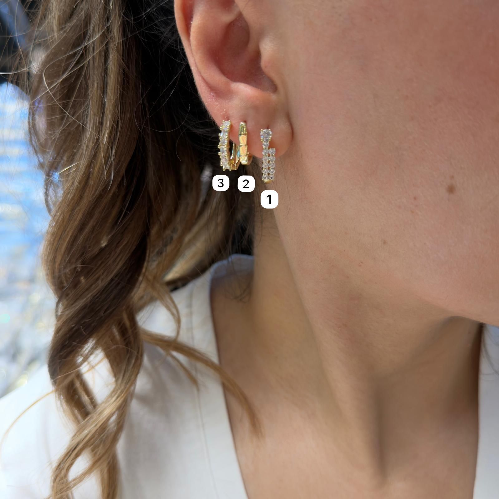 Sıralı Taşlı Gold Küpe