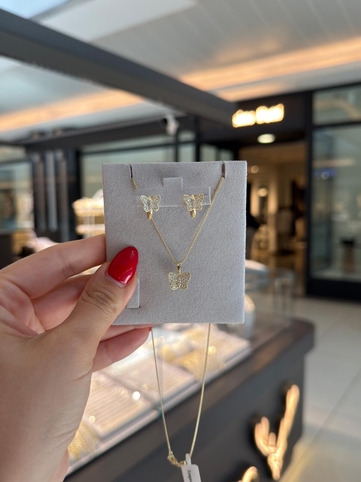 Luzzo Kelebek Taşlı Gold Set
