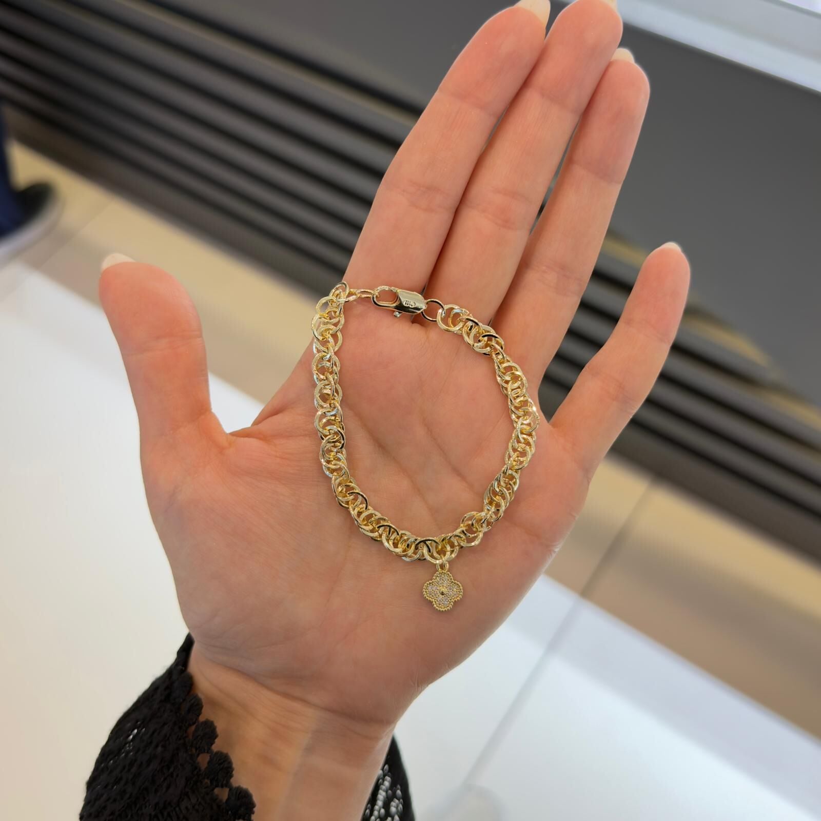 Yonca Charmlı Bileklik