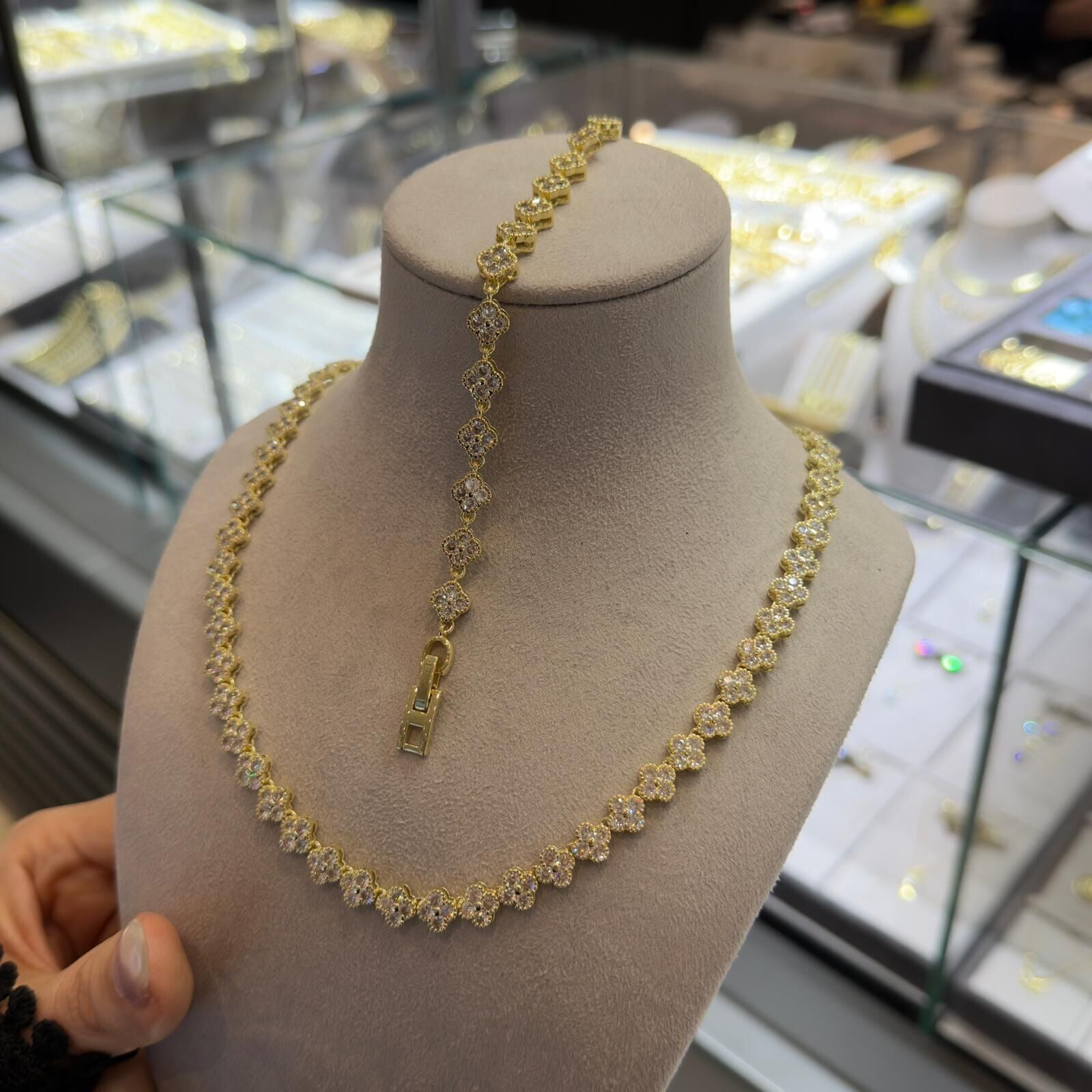 Gold Renk Yonca Kolye Ve Bileklik Kolye